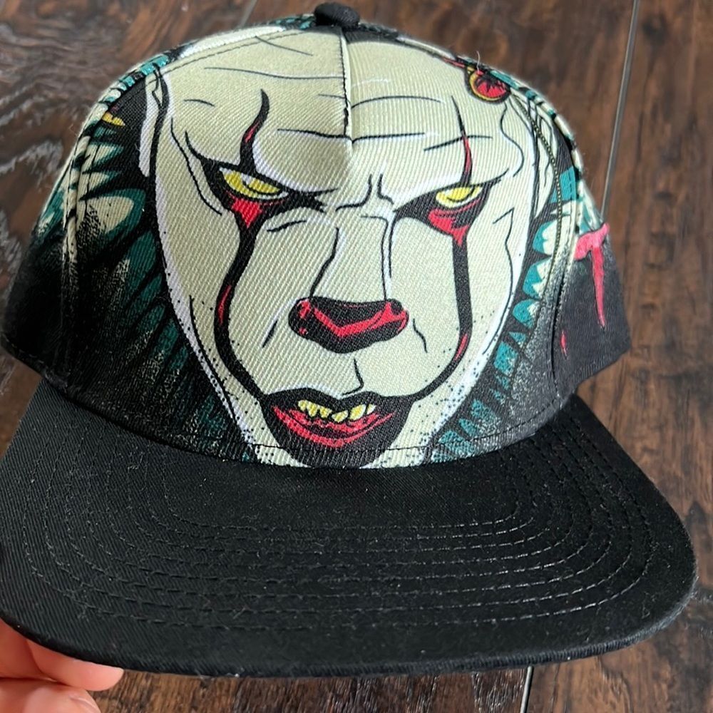 Stephen Kings IT Pennywise Snapback Hat Adjustable Flat Brim‎ Black Cap Bioworld